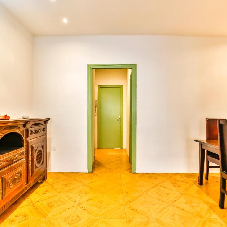 Basic Platja - Two-Bedroom Apartment - 24