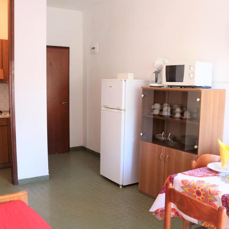 Appartamenti Codan & Fransi - Two-Bedroom Apartment with Balcony - 10