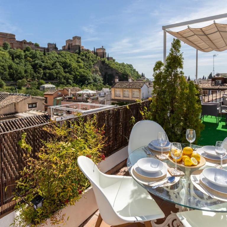 Genteel Home Mirador de la Victoria - Three-Bedroom Apartment - 13