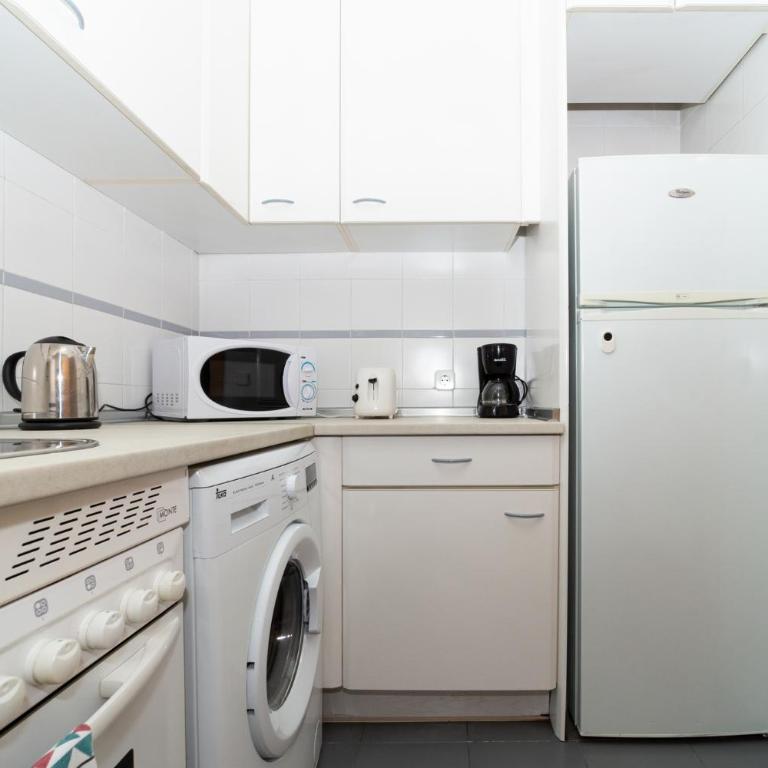 Apartamentos Plaza de España - Apartment - 28
