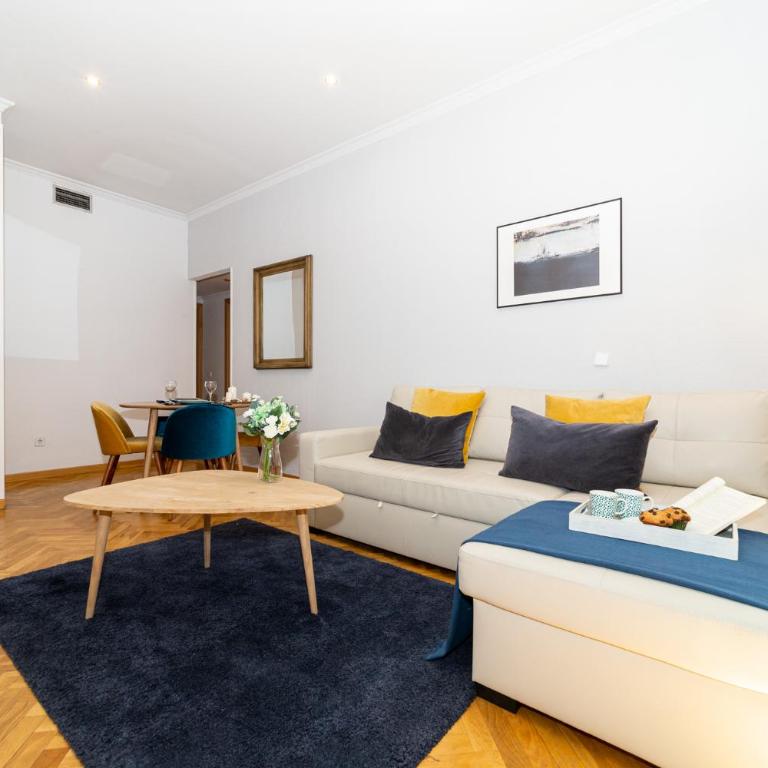 Apartamentos Plaza de España - Apartment - 56