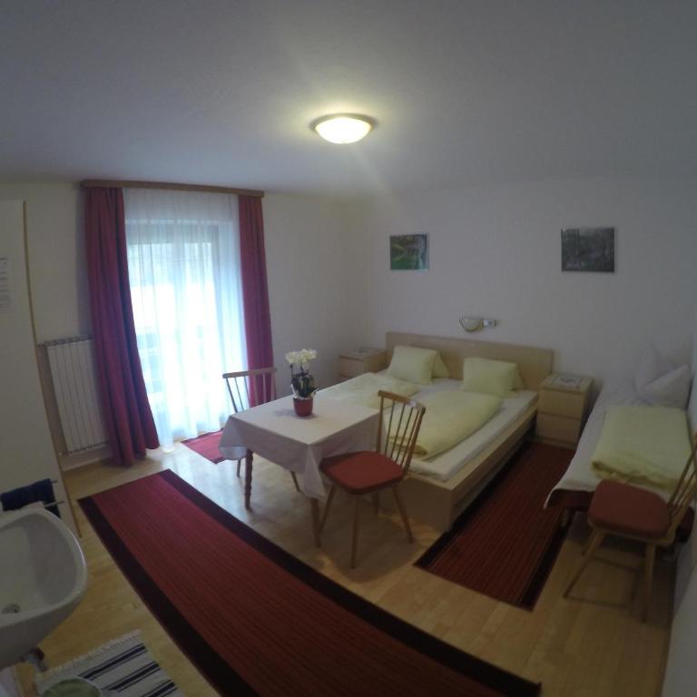 Haus Gamsblick - Doppelzimmer mit Gemeinschaftsbad - 3