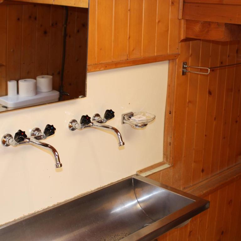 Hotel Edelweiss - Zweibettzimmer mit Gemeinschaftsbad - 7