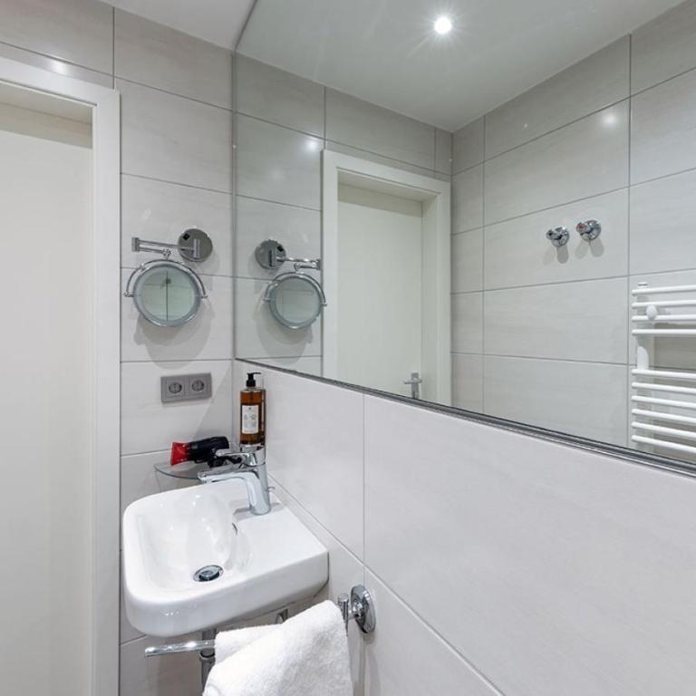 centerroom München City - Superior Doppelzimmer mit Dachterrasse und Küche - 4