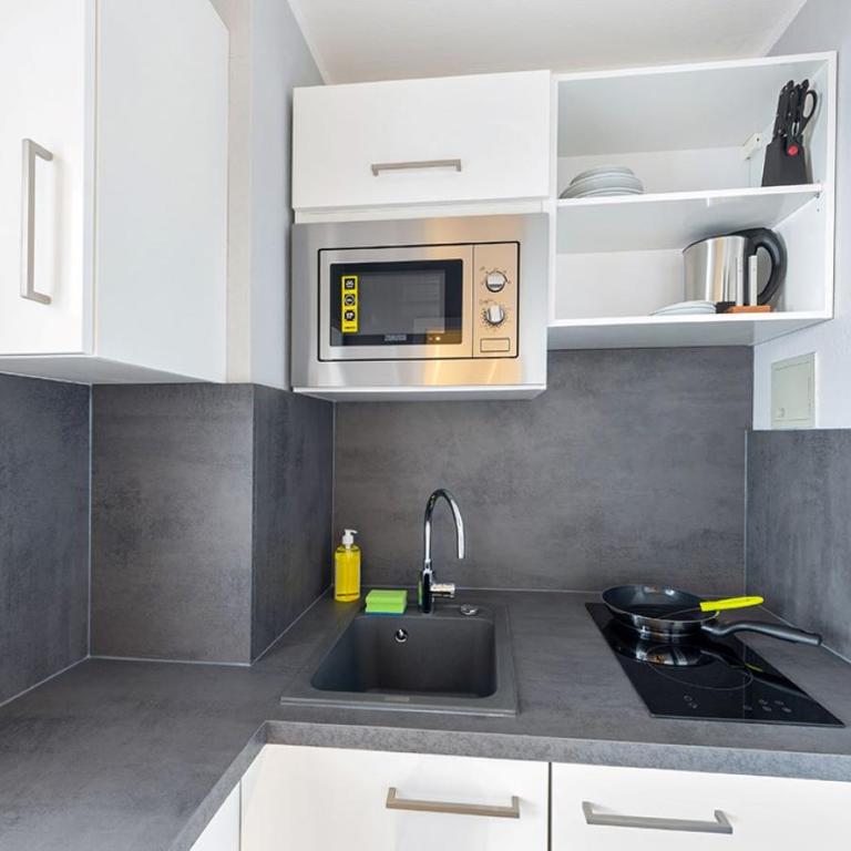 centerroom München City - Superior Doppelzimmer mit Dachterrasse und Küche - 8