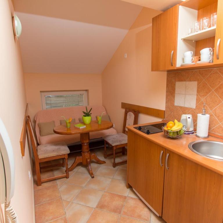 Adzic Apartments - Two-Bedroom Apartment with Balcony - 3