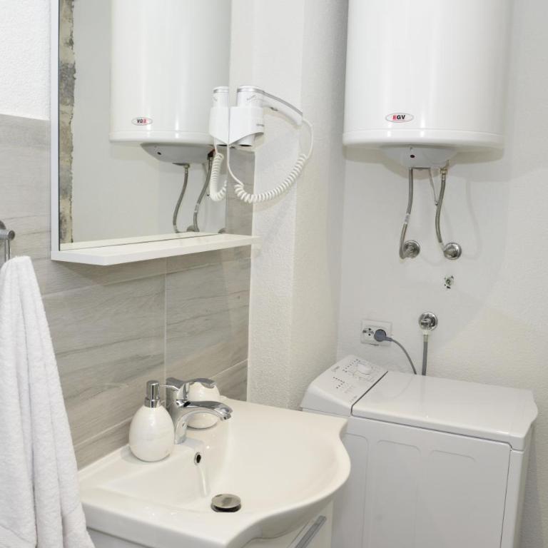 Villa Andrea Apartments with parking - Standard One Bedroom Apartment - 16