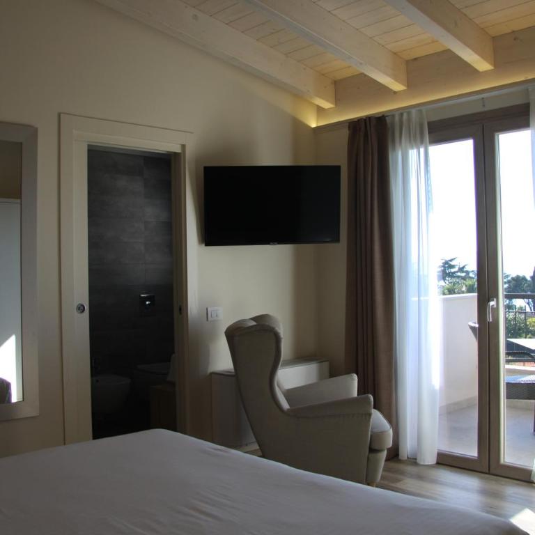 Hotel Berta - Camera Tripla Superior con Vista Lago - 4