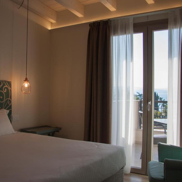 Hotel Berta - Camera Matrimoniale Superior con Vista Lago - 13
