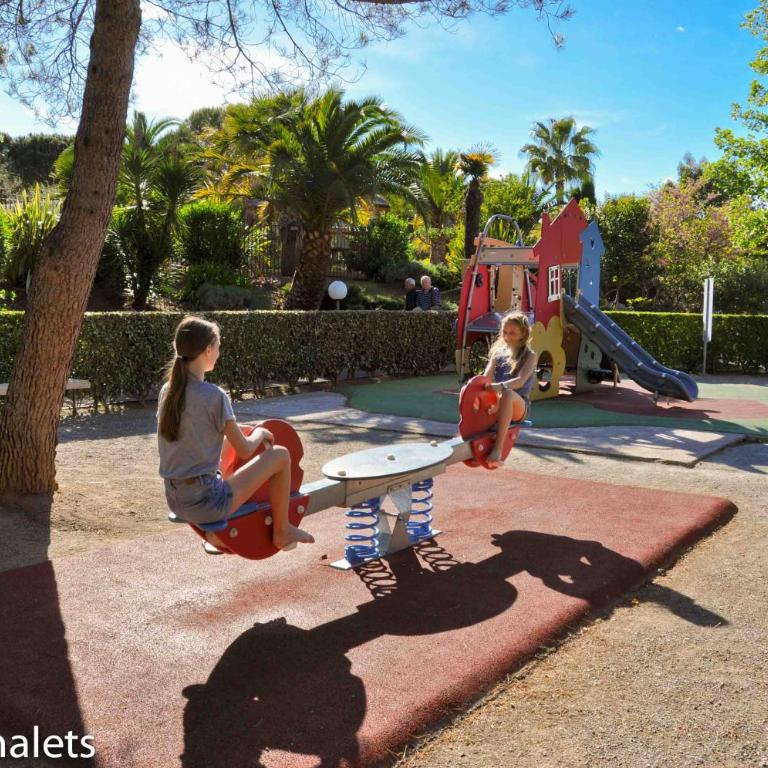 Mountain Retreat in Roquebrune-sur-Argens with Shared Pool - Mobile Home - 13