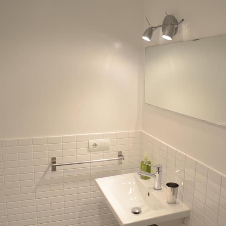 Poble Sec Apartments - Apartment with Balcony - 12