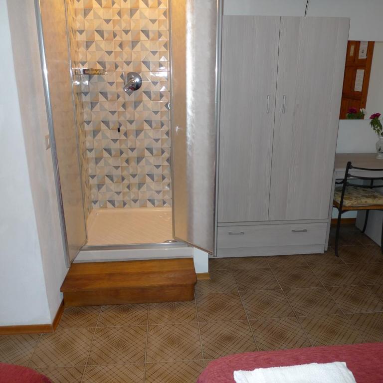 Hotel Alexander - Camera Tripla Basic - 13