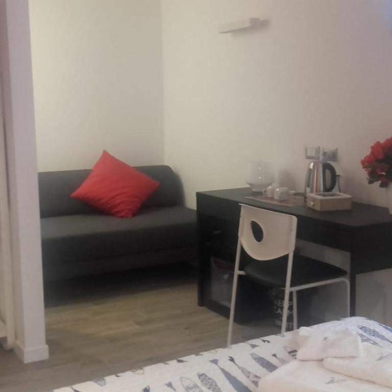 Travel House - Camera Matrimoniale/Doppia con Letti Singoli con Bagno Privato - 8