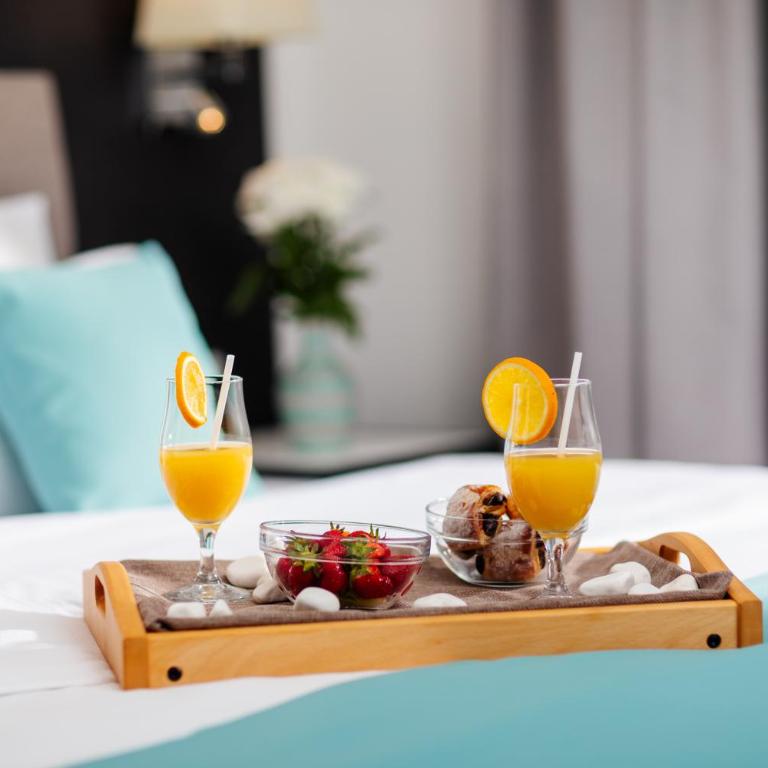 Hotel Eleven - Superior Triple Room with Balcony - 2