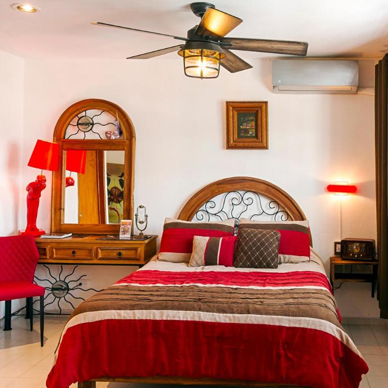 Casa Blanca Boutique & Organic - Deluxe Double Room with Shower - 4
