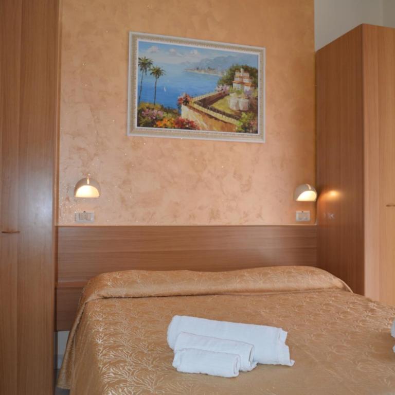 Hotel Karin - Camera Matrimoniale/Doppia con Letti Singoli - 1