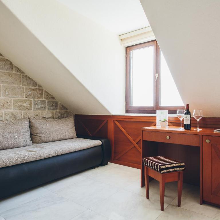 Carrubba - Double Room with Sea View - 1