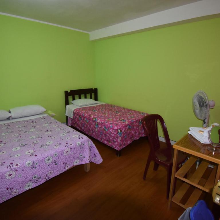 El Viajero Aeropuerto - Triple Room with Shared Bathroom - 5