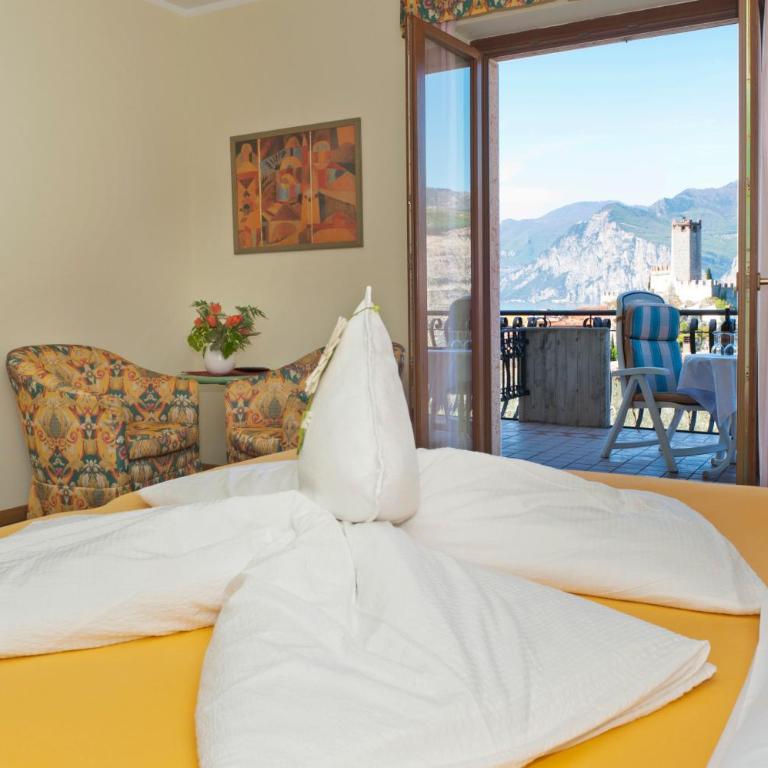 Hotel Augusta - Camera Superior Matrimoniale o Doppia con Letti Singoli e Balcone Vista Lago - 8