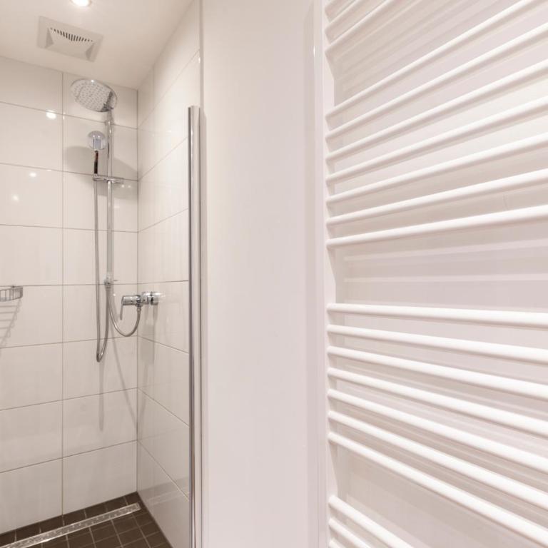 Hotel Garni Sonnhof - Familiensuite mit Balkon und Bergblick - 4