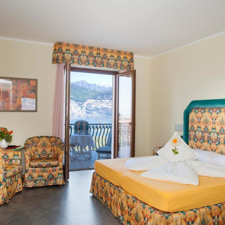 Hotel Augusta - Camera Superior Matrimoniale o Doppia con Letti Singoli e Balcone Vista Lago - 7