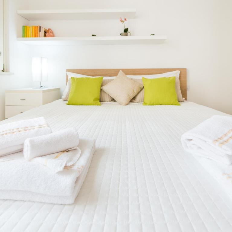 A Gem in the City - Apartment - 22