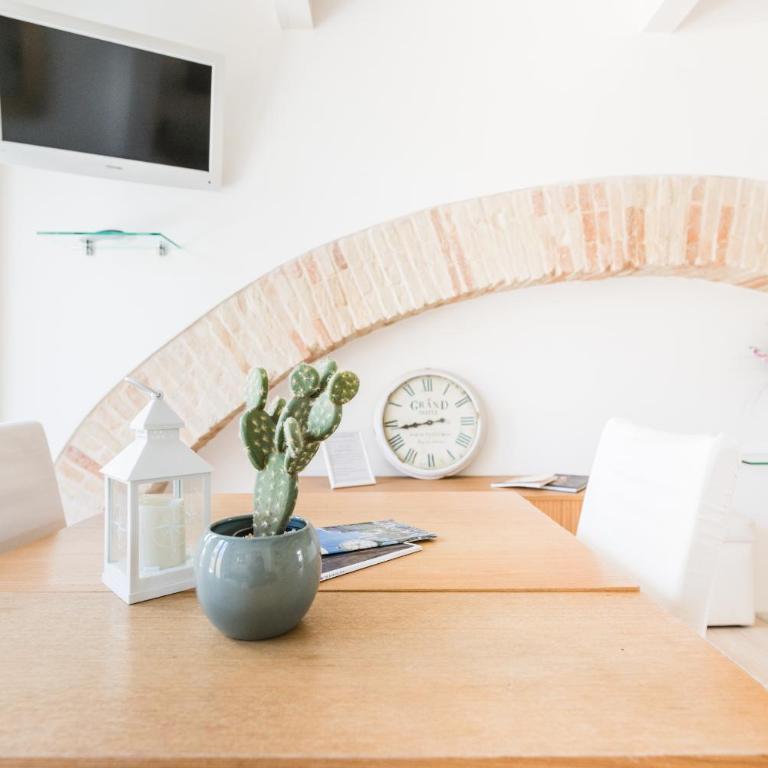 A Gem in the City - Apartment - 14
