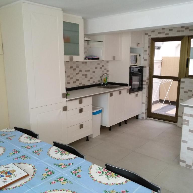 Apartamento para FAMILIAS a 50 metros de la playa - Apartment - 7