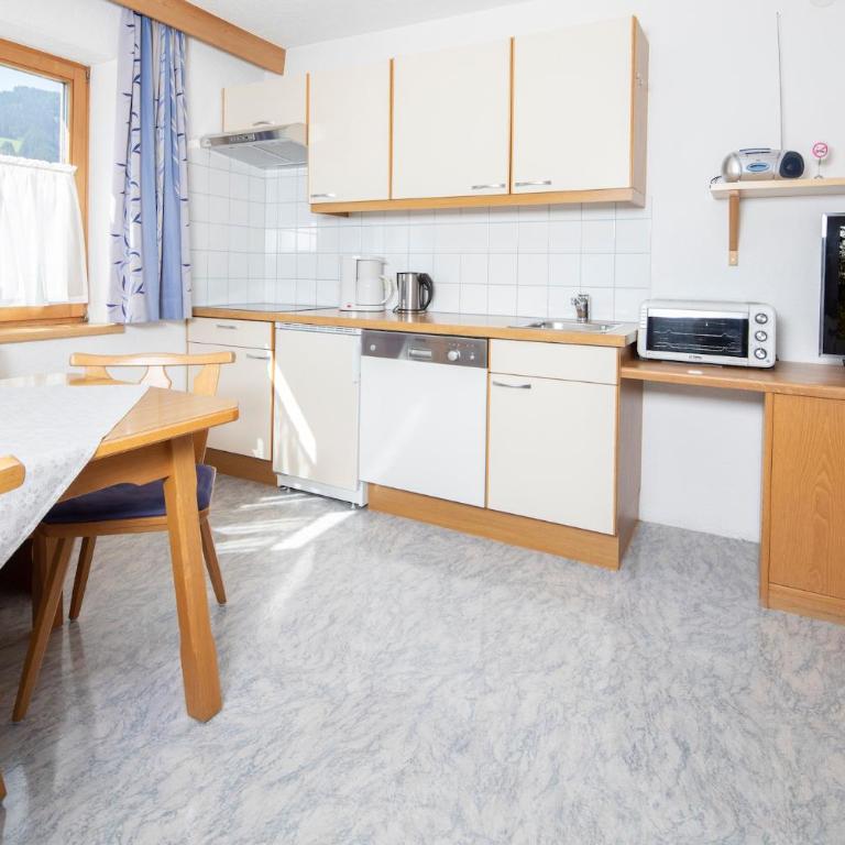 Haus Konrad - Classic Apartment mit 2 Schlafzimmern und Balkon - 2