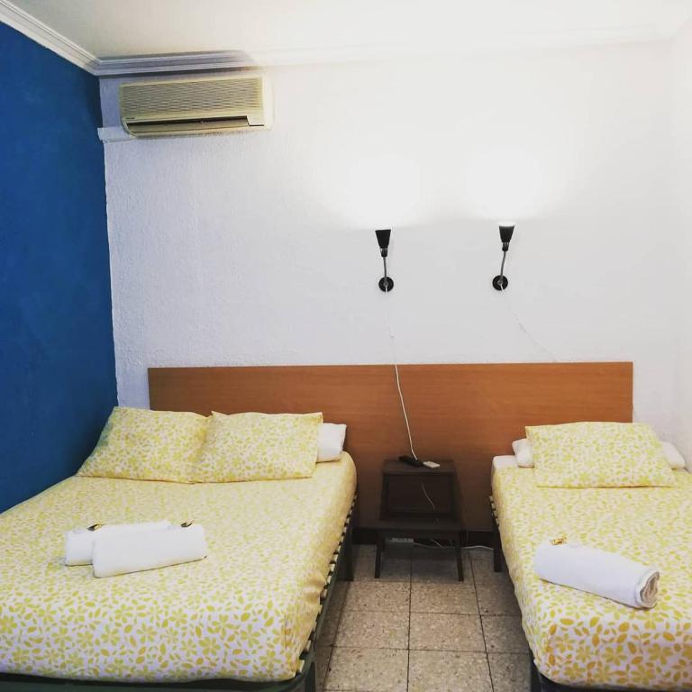 Pensión Fortea - Habitación Cuádruple con baño - 2