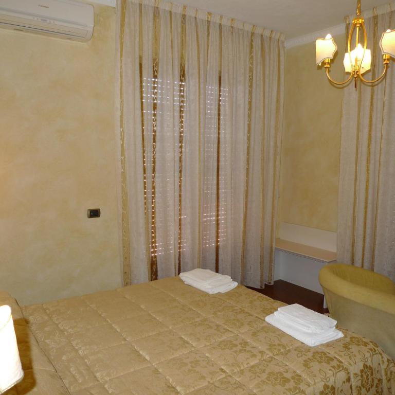 B&B Il Nido - Camera Matrimoniale/Doppia con Letti Singoli con Balcone - 3