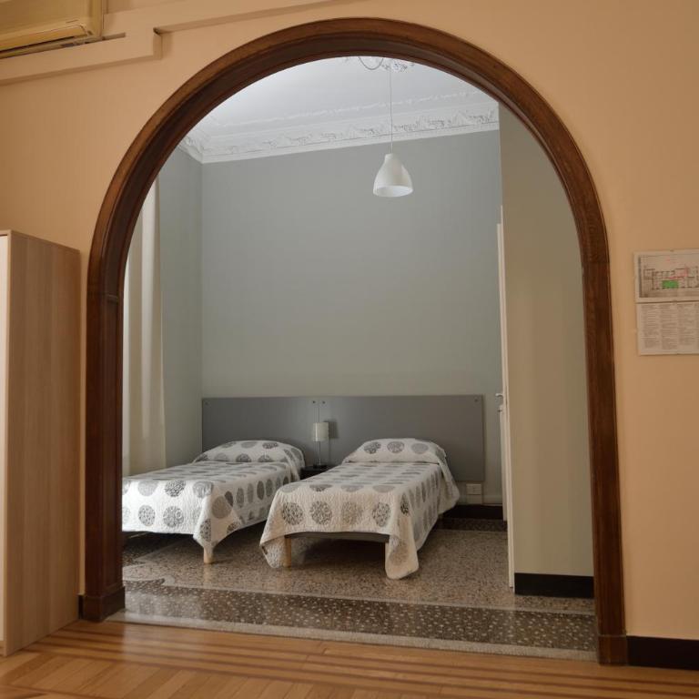 Check-Inn Rooms Genova Centro - Camera Quadrupla con Bagno Privato - 3