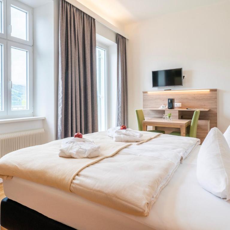 Villa Postillion am See - Superior Doppelzimmer mit Balkon und Seeblick - 8