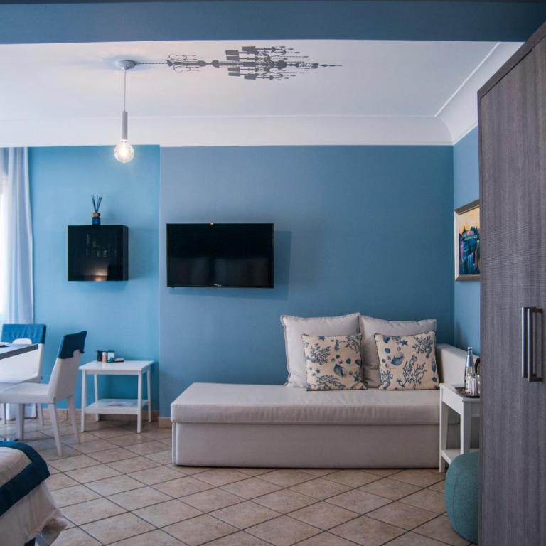 Villa Le Terrazze Charming Rooms - Junior Suite with Sea View - 3
