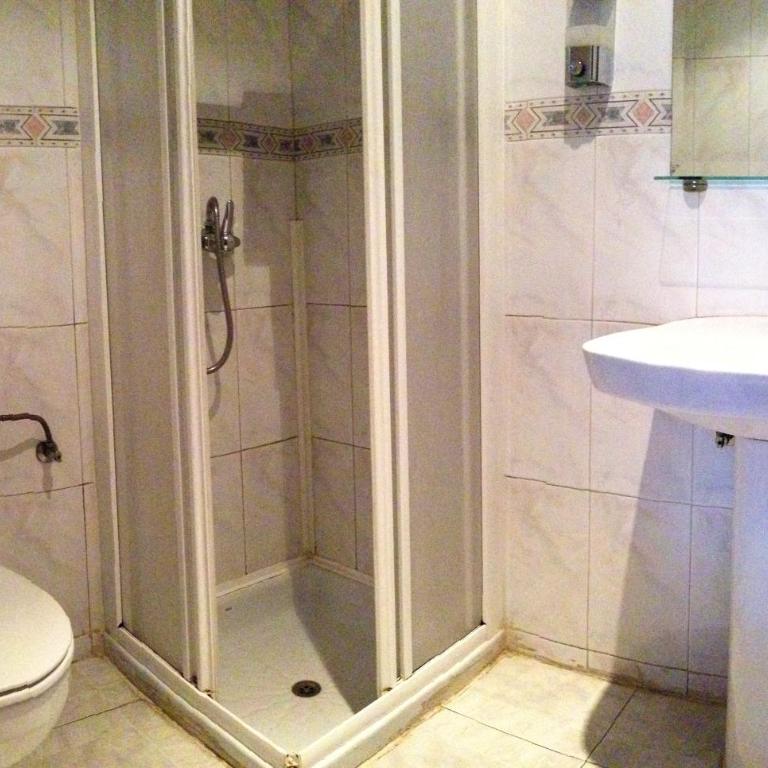 Hostal Sol Naciente - Habitación Doble - 1 o 2 camas - 3