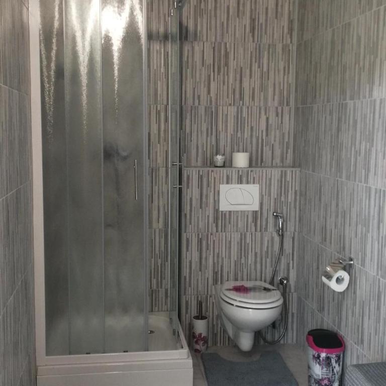 River Bank Apartments & Castle view - Three-Bedroom Apartment - 16