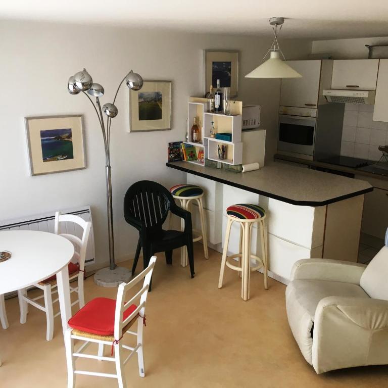 Duplex T4 idéalement situé entre la place du marché et le bord de mer - Apartment mit 3 Schlafzimmern - 1