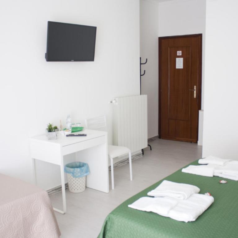 B&B d'Orleans - Triple Room with Private Bathroom - 4