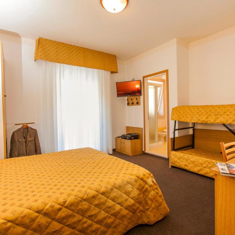 Hotel Lilia - Camera Familiare - 1