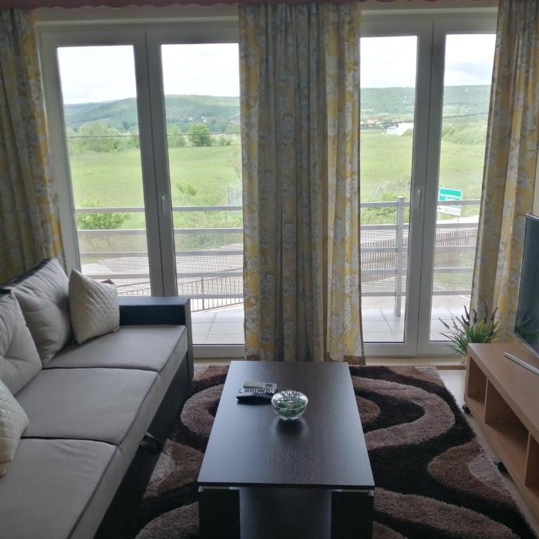 River Bank Apartments & Castle view - Three-Bedroom Apartment - 19
