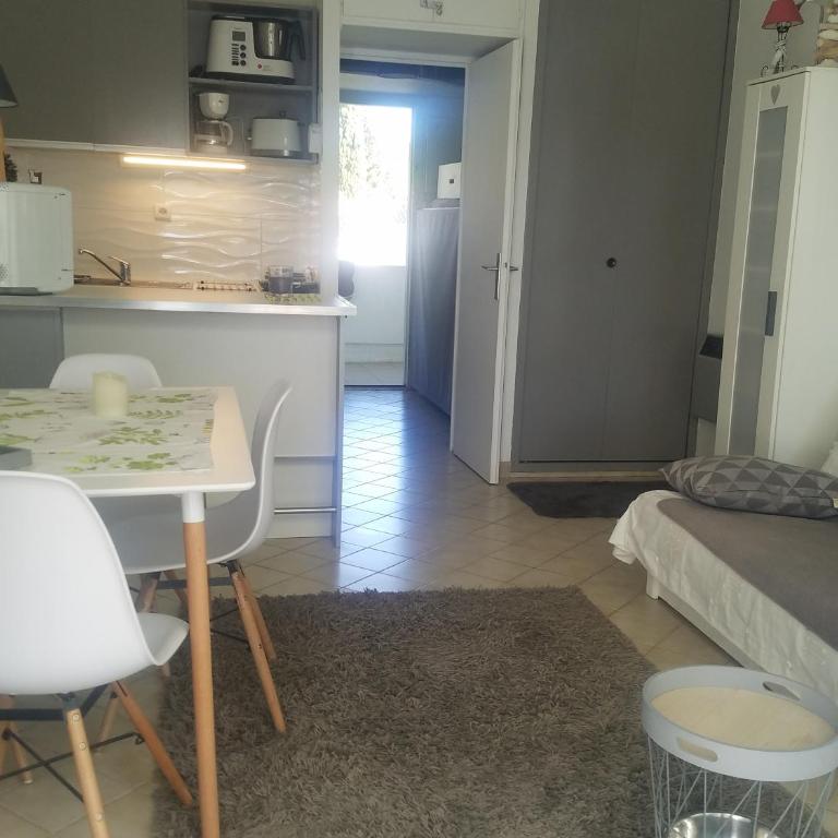 Port Vincent - Appartement - Vue sur Piscine - 5