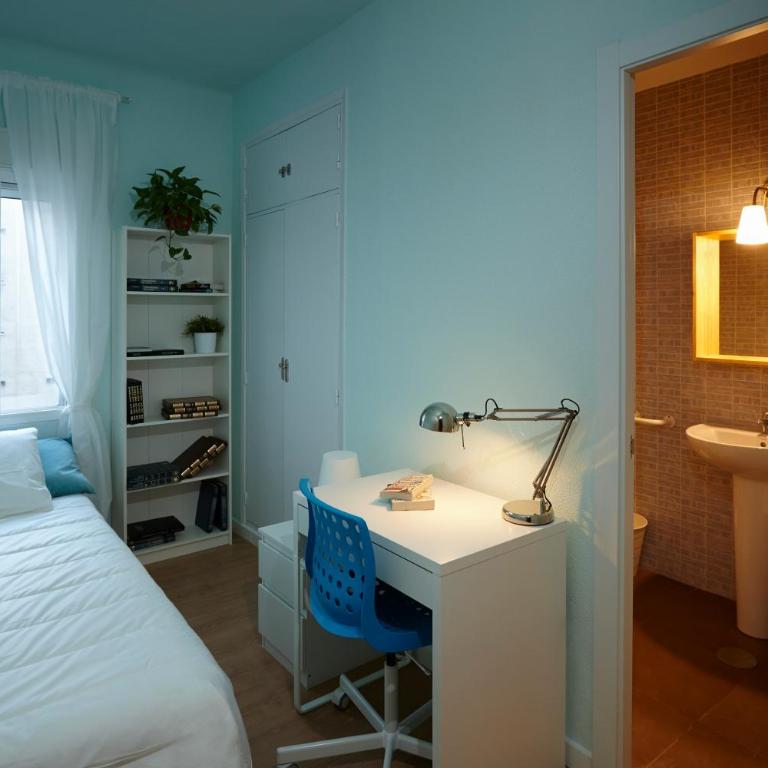 RESIDENCIA ABAY - Single Room with Private Bathroom - 3