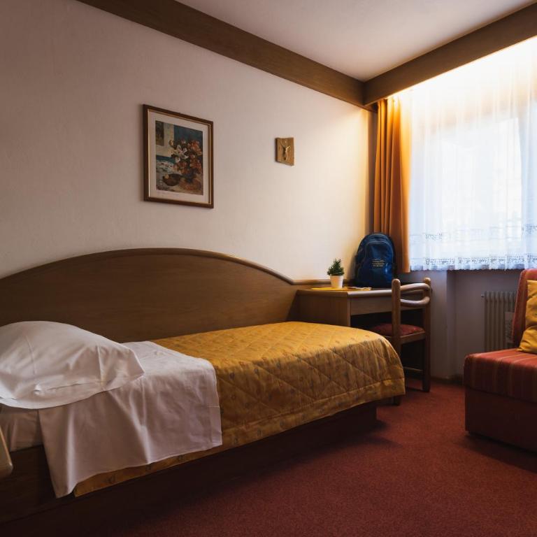 Hotel Catinaccio - Camera Familiare (2 Adulti + 1 Bambino) - 9