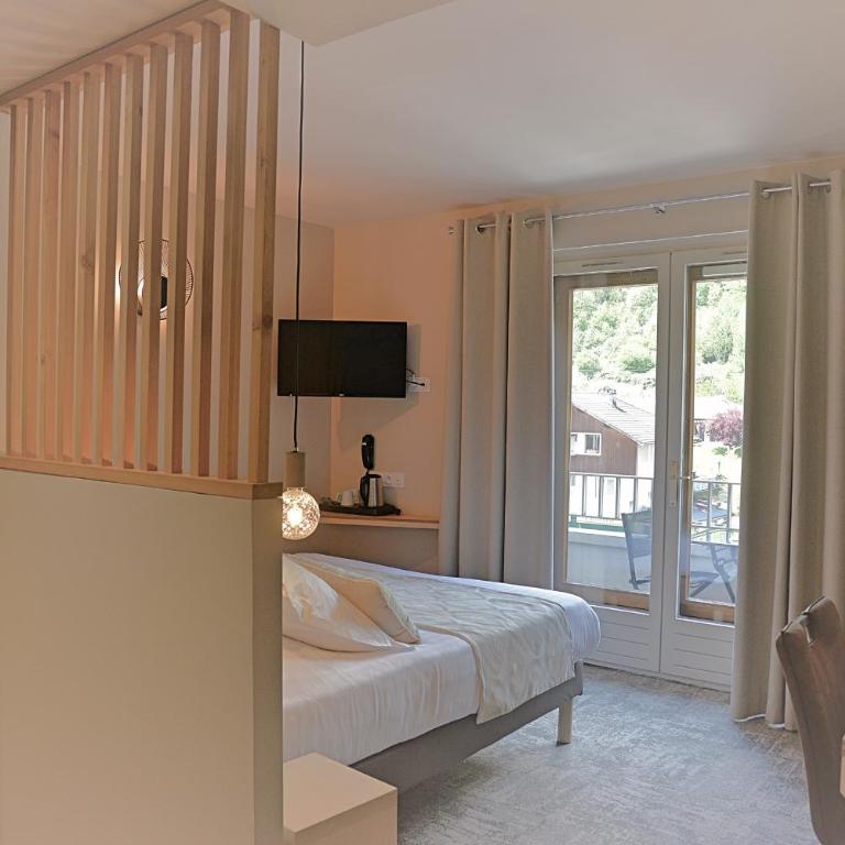 Hôtel Beauregard, The Originals Relais - Superior Doppelzimmer mit Blick auf den Wald und den Parkplatz - 8