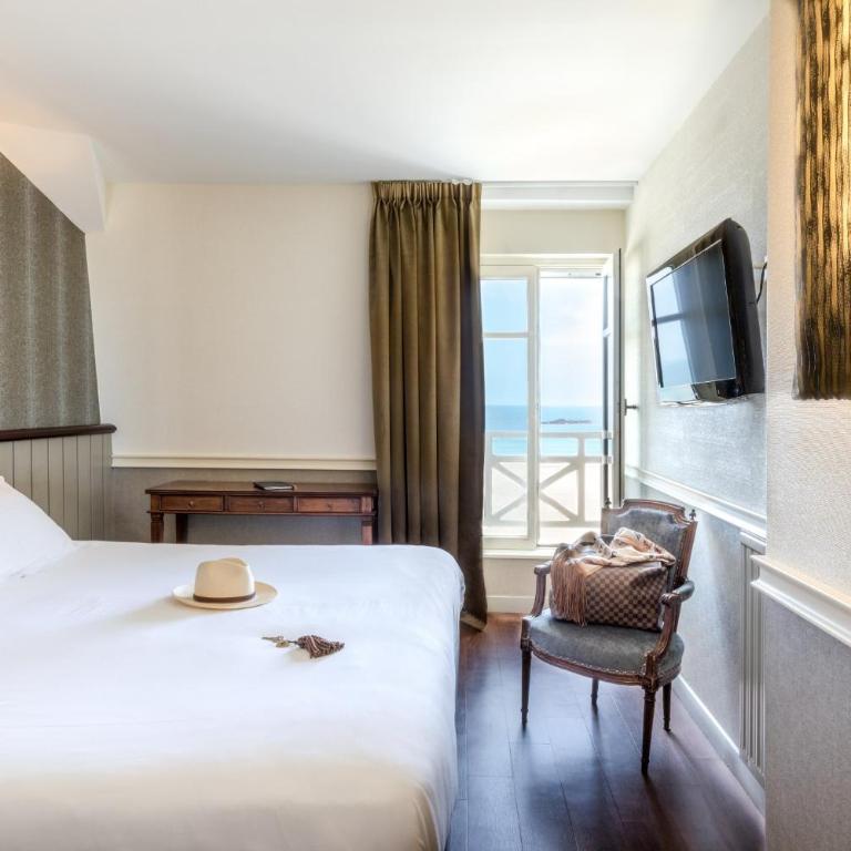 Hôtel Le Beaufort - Chambre Double / Triple - Vue sur la Mer - 4