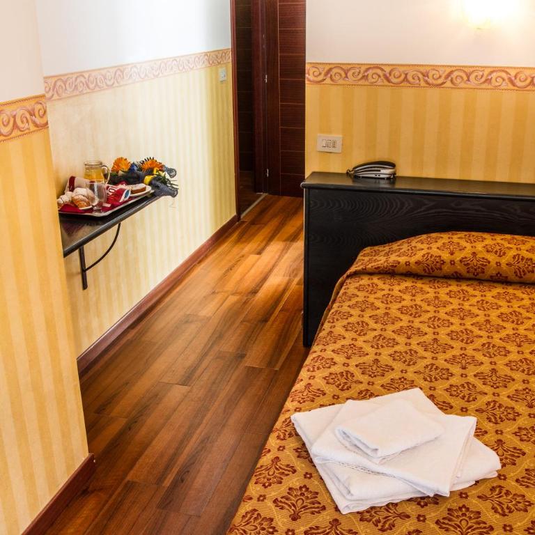Hotel Consul - Family Hotel - Economy Double Room - 4
