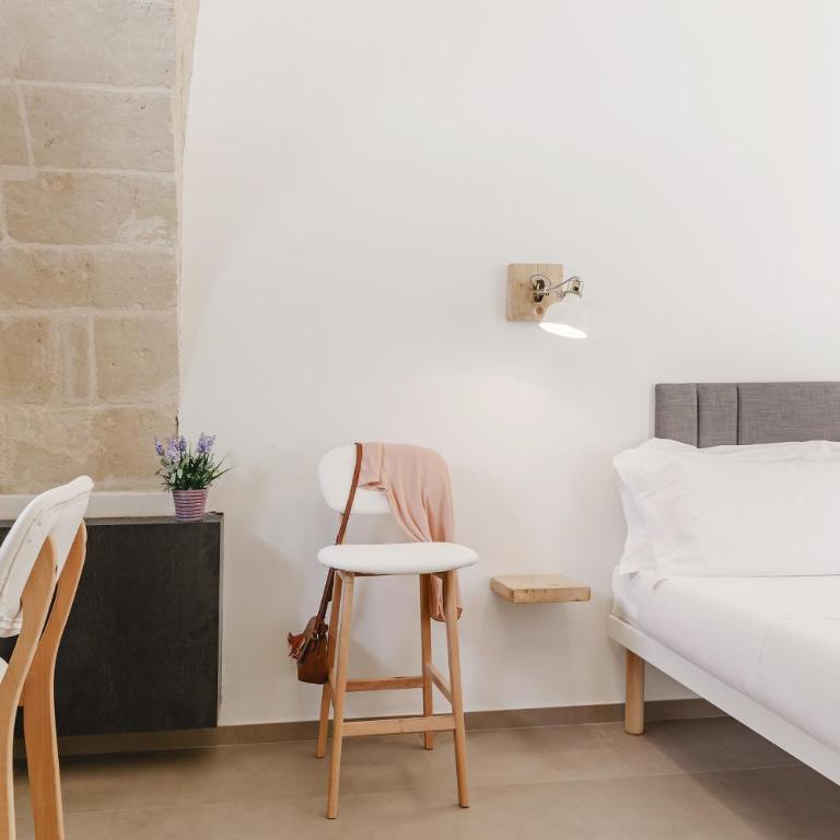 Hydria Rooms - Camera Matrimoniale con Patio - 4