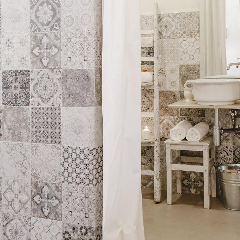 Hydria Rooms - Camera Matrimoniale con Patio - 11