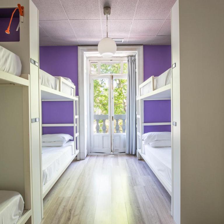 Safestay Madrid Central - Bed in 6-Bed Mixed Dorm Ensuite - 15