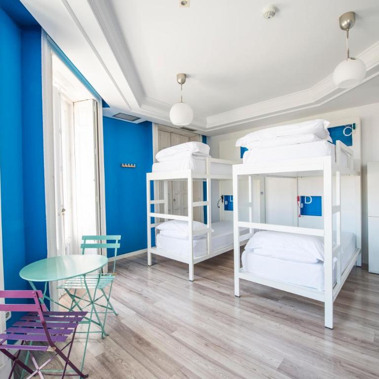 Safestay Madrid Central - Bed in 4-Bed Mixed Dorm Ensuite - 1